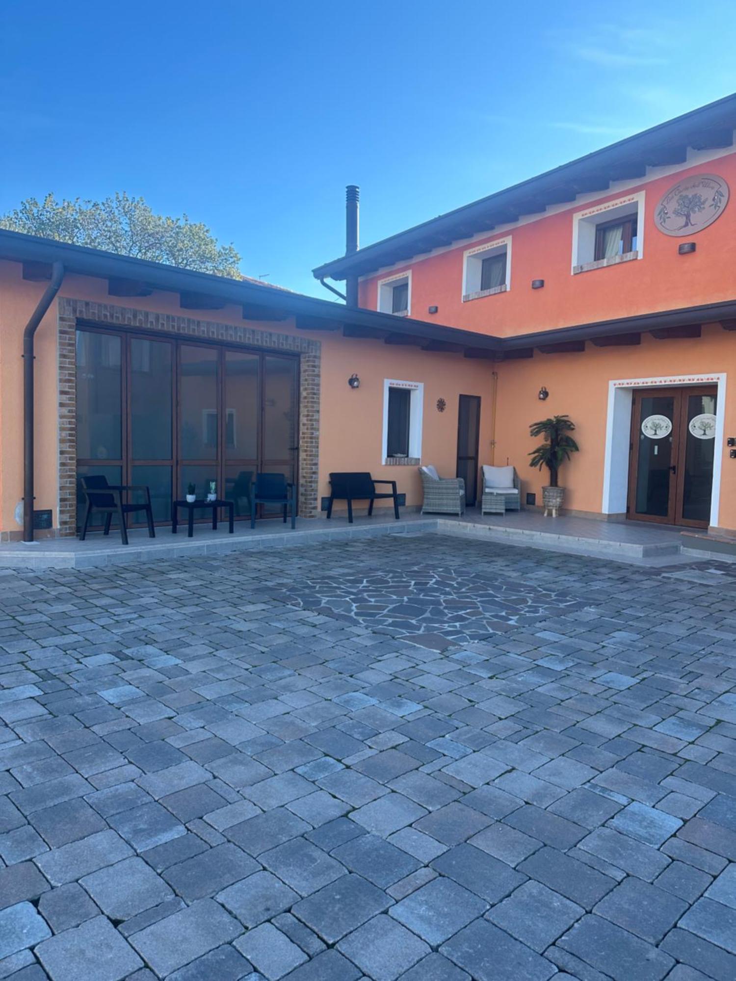 La Corte Dell'Ulivo Polazzo Exterior photo